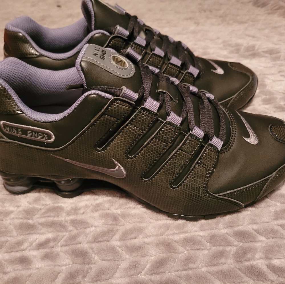 Women's Nike shox NZ size 9